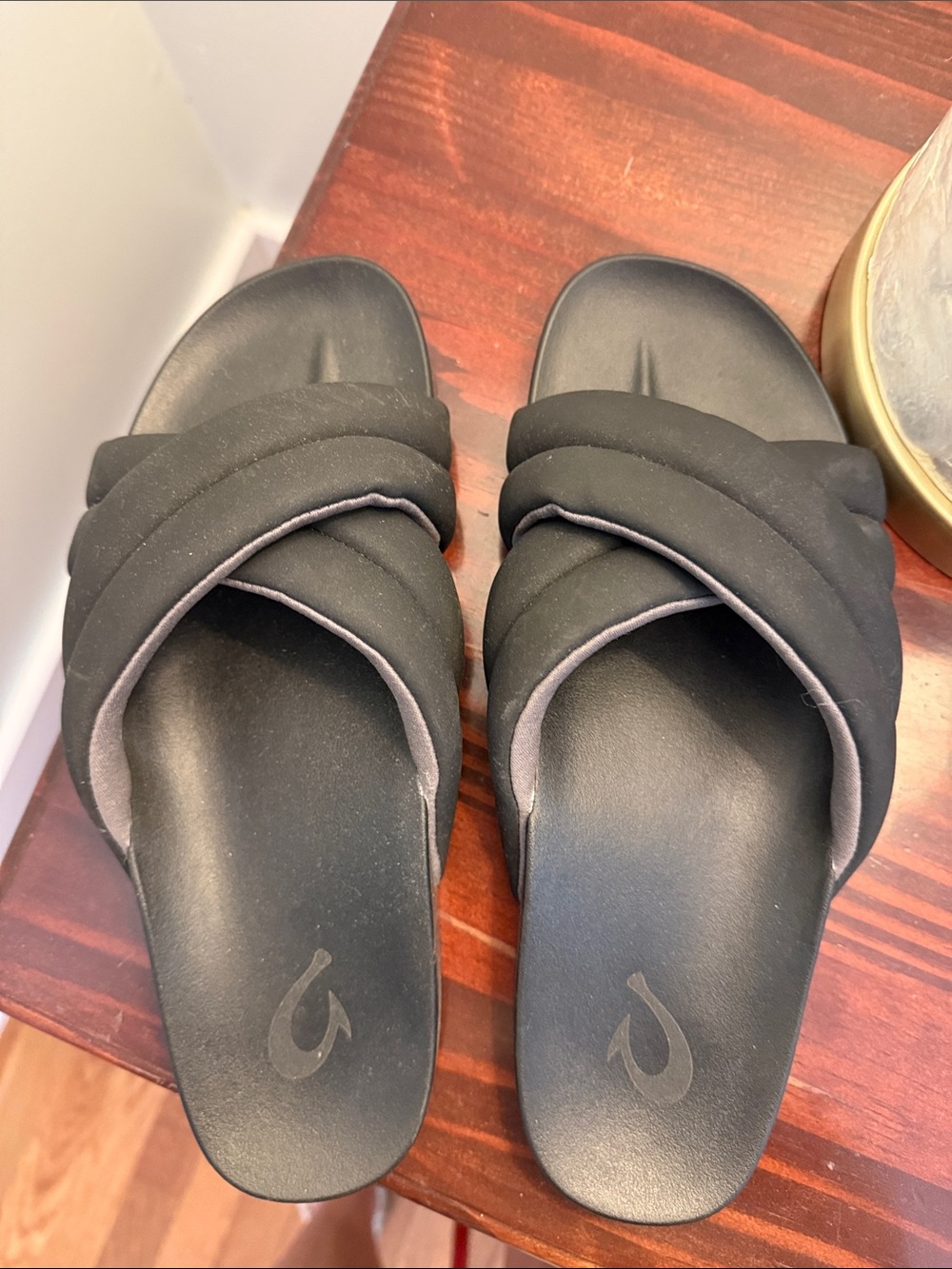 Olukai Hila Black Cross-Band Slide Sandals Size 8